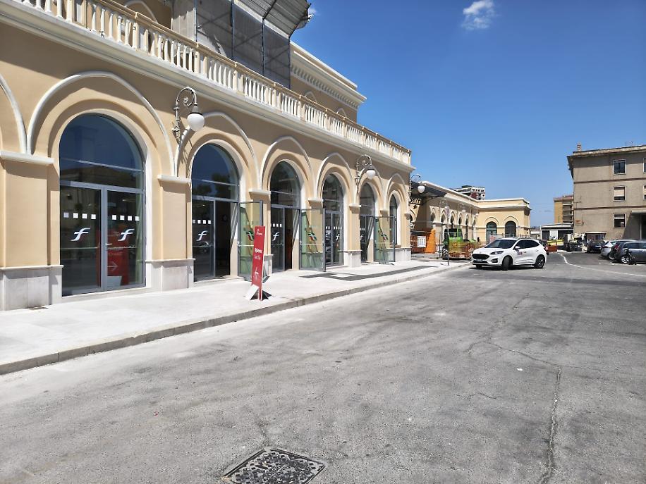 stazione esterno